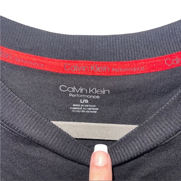 CALVIN KLEIN PERFORMANCE Black Crop Top with Pocket L NWT - Picture 5 of 7
